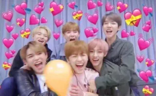 💛 группа, люди, сердца, счастливый, шарик, друзья, весёлый whatsapp sticker