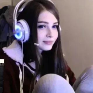 🍮 Pokimane Twitch telegram sticker