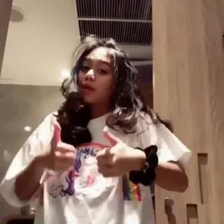 🌷 gadis, unicorn, pelangi, jempol ke atas, dewasa muda, kaos whatsapp sticker