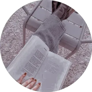 🤍 livre, lecture, intérieur, mains, jambes, chaise, texte telegram sticker