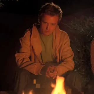 🧪 Jesse Pinkman Breaking Bad Jesse Pinkman, Breaking Bad, campfire, sitting, character telegram sticker
