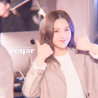 👍 avajar femme, coréen, pouce levé, cosmétiques, beauté, K-pop telegram sticker