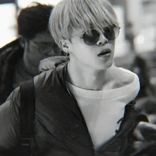 ⛓ 사람, 선글라스, 남성, 공항, 패션, 스타일 telegram sticker