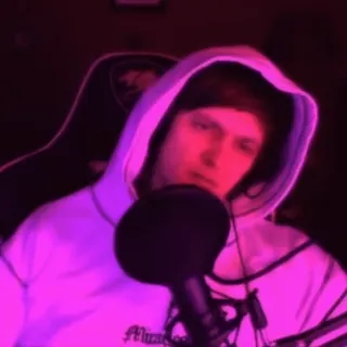 😕 Flumies personne, micro, sweat à capuche, portrait, gamer, streamer telegram sticker