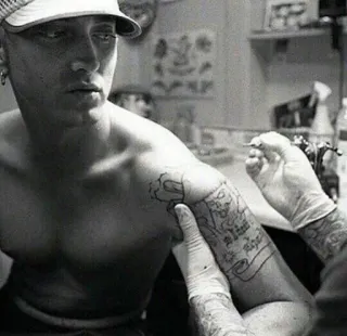 😙 Eminem Eminem, 纹身, 纹身, 说唱歌手, 音乐, 肖像 telegram sticker