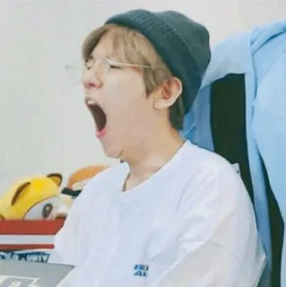 🌻 하품, 남자, 사람, 안경, 한국인 telegram sticker