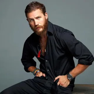 🤨 Tom Hardy acteur, homme, célébrité, portrait, barbe telegram sticker