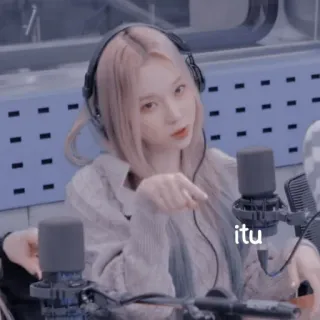 ☕ itu donna, microfono, cuffie, indonesiano, ITU, indicando telegram sticker