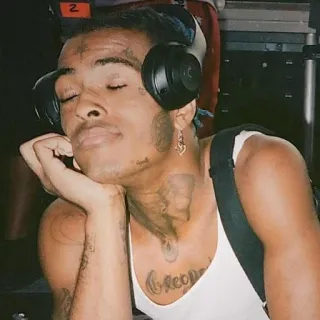😌 XXXTentacion XXXTentacion, rappeur, musique, musicien, casque, chanteur telegram sticker
