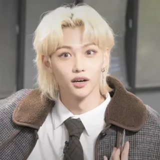 😲 Felix kpop, stray kids, felix, idol, singer, blonde, portrait telegram sticker