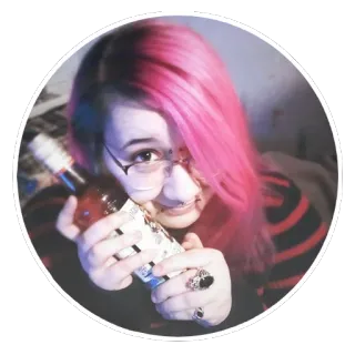 🥃 personne, femme, sauce piquante, bouteille, cheveux roses, rouge, lunettes telegram sticker