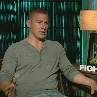 ➰ FIGHT человек, мужчина, интервью, разговор, зеленый telegram sticker