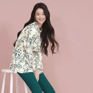 😇 mujer, retrato, sonriendo, coreana, actriz, Seo Ye-ji, floral, moda telegram sticker