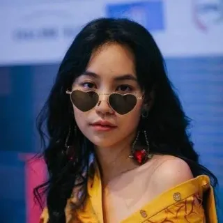 🔪 mulher, óculos de sol de coração, retrato, moda, brincos, asiática telegram sticker