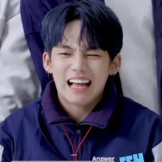 🤐 Answer kpop, risposta, intrattenimento, celebrità, ritratto, persona whatsapp sticker