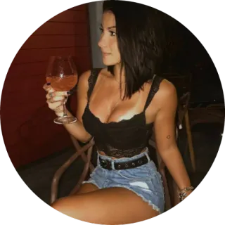 🥃 mulher, bebida, vinho, shorts, casual telegram sticker