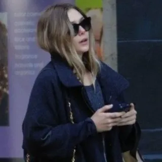 🧋 Elizabeth Olsen Elizabeth Olsen, actress, celebrity, woman, person telegram sticker
