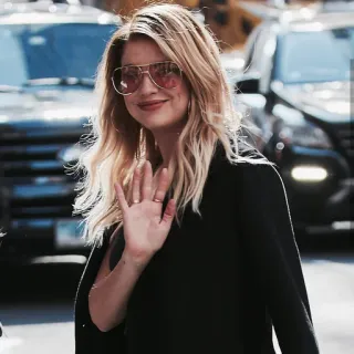 🦄 woman, blonde, sunglasses, waving, casual, fashion, portrait telegram sticker