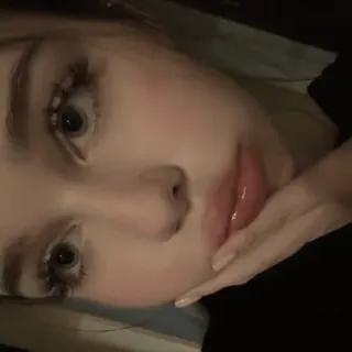 🧺 @wallgif portrait, girl, woman, aesthetic, selfie, makeup, beauty telegram sticker