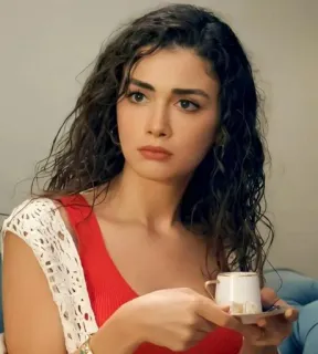 🍇 mujer, retrato, chica, pelo rizado, café, taza telegram sticker
