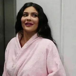 🦋 Kylie Jenner Кайли Дженнер, Знаменитость, Женщина, Халат, Розовый telegram sticker