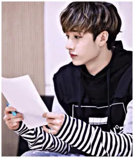 🎈 мужчина, портрет, k-pop, парень, азиат, в помещении telegram sticker
