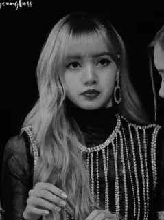 ◽️ Lisa youngboss lisa, kpop, blackpink, idol, cantora, dançarina telegram sticker
