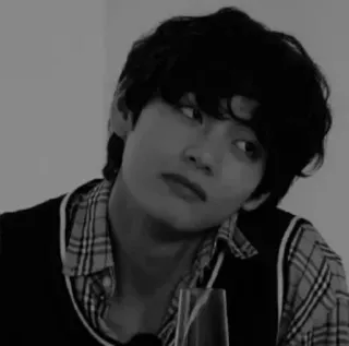 😒 V V, BTS, K-pop, певец, айдол, корейский, знаменитость telegram sticker