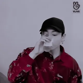 🖤 VLIVE 人, 飲み物, 帽子, カジュアル telegram sticker