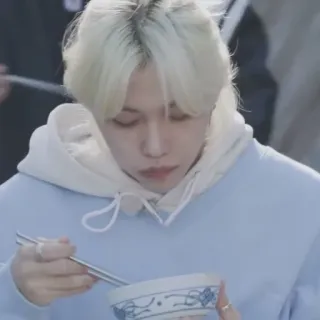 🤐 Felix kpop, idol, felix, stray kids, eating, bowl telegram sticker