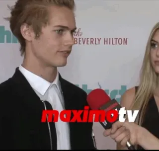 🍪 maximo.tv interview, celebrity, red carpet, event, maximo tv telegram sticker