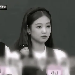 🍩 Jennie 전학생 kpop, blackpink, jennie, cantante, celebridad, persona whatsapp sticker