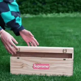 😐 Supreme supreme, brand, logo, streetwear, fashion whatsapp sticker