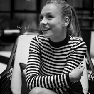 🥀 Emptyw портрет, женщина, свитер, полосатая рубашка, улыбается, черно-белый telegram sticker