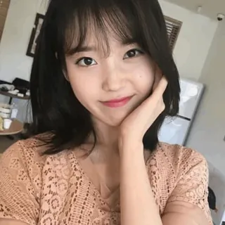 🦋 IU IU, K-pop, певица, актриса, корейская whatsapp sticker