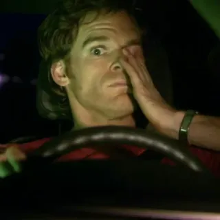 😳 Dexter Morgan Dexter hombre, conduciendo, coche, tele, programa telegram sticker