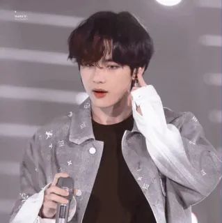 💜 V singer, idol, k-pop, artist, music, celebrity, male telegram sticker