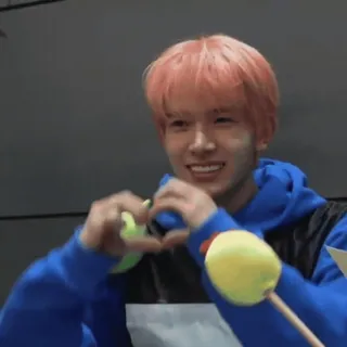 😙 persona, uomo, cuore con le mani, Kpop, Idol telegram sticker