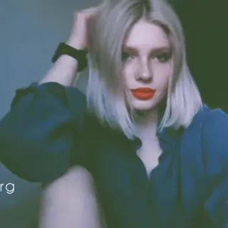 🎈 woman, portrait, blonde, red lipstick, person, female whatsapp sticker