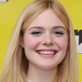 😁 Elle Fanning Elle Fanning, actriz, rubia, retrato, celebridad, mujer, sonriendo telegram sticker