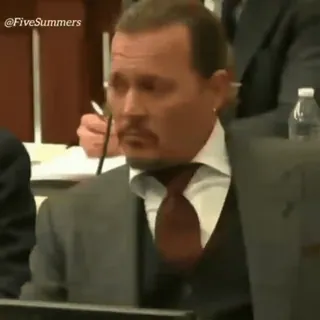 🤦 Johnny Depp @FiveSummers актер, знаменитость, суд, костюм, суд whatsapp sticker