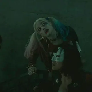 🙄 Harley Quinn Suicide Squad Harley Quinn, Escuadrón Suicida, DC Comics, violencia, escena de película, pelea telegram sticker