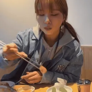 🥨 먹기, 음식, 젓가락, 식사, 아시아 whatsapp sticker