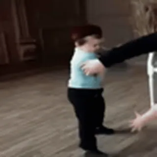 😠