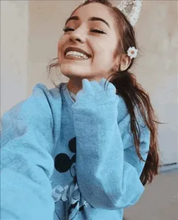 😁 vrouw, glimlach, selfie, schattig, casual, blij telegram sticker
