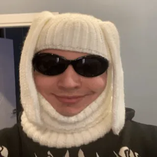 😎 personne, lunettes de soleil, chapeau, oreilles de lapin, selfie telegram sticker