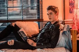 ✨ homem, jaqueta de couro, cama, livro, lendo, casual telegram sticker