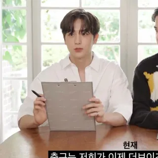☁️ 현재
출근는 저희가 이제 더보이즈 корейский, интервью, планшет, бойзбенд telegram sticker