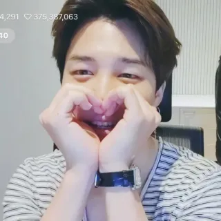 ❤️ heart, kpop, love, affection, smile, hand heart telegram sticker