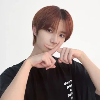 ☁️ don't put a price kpop, pop coreano, ragazzo, teen, posa, abbigliamento whatsapp sticker